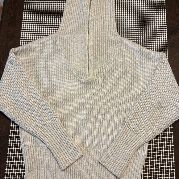 cupcakes & cashmere Cream Ribbed Turtleneck Sweater - Picture 1 of 8